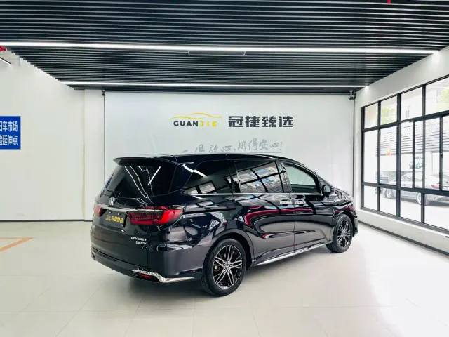 Honda Odyssey — Фото автомобиля 18