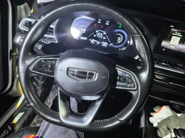 Geely Emgrand — Фото автомобиля 15