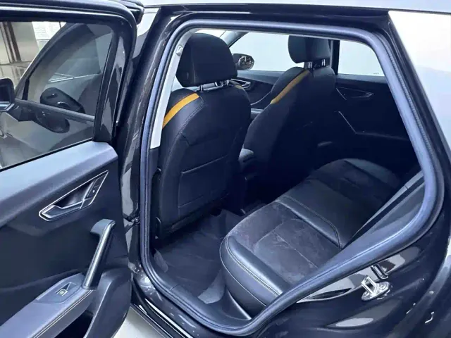Audi Q2L e-tron — Фото автомобиля 10
