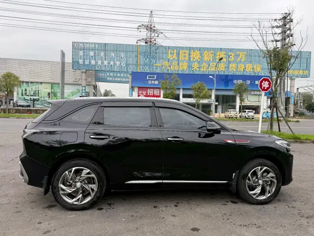 Hongqi HS3 PHEV — Фото автомобиля 7