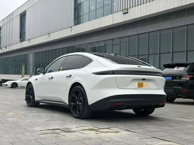 Nio ET5 — Фото автомобиля 8