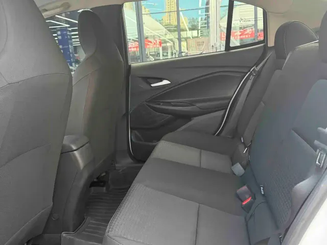 Chevrolet Cavalier — Фото автомобиля 6