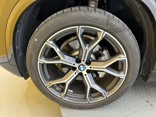 BMW X5 — Фото автомобиля 10