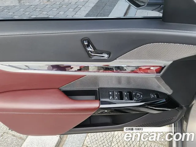 BMW 7 Series G70 — Фото автомобиля 8