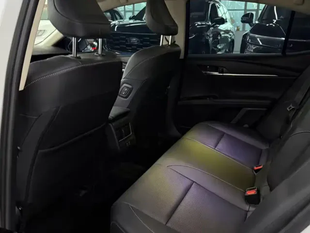 Toyota Camry — Фото автомобиля 6