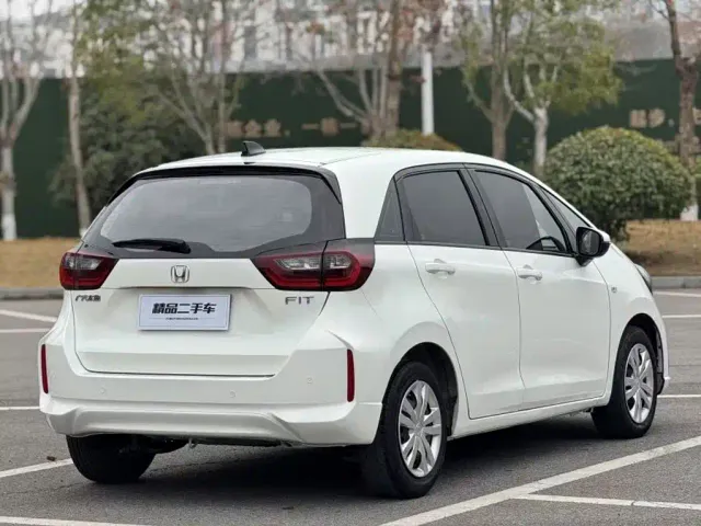 Honda Fit — Фото автомобиля 9