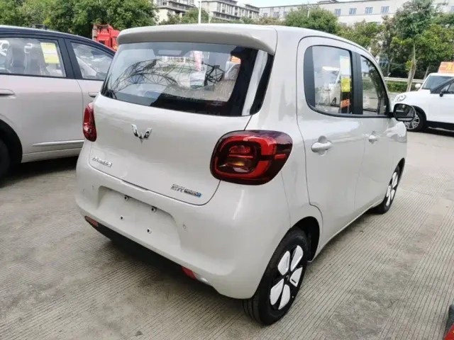 Wuling Hongguang Mini EV — Фото автомобиля 6