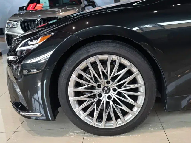 Lexus LS — Фото автомобиля 10