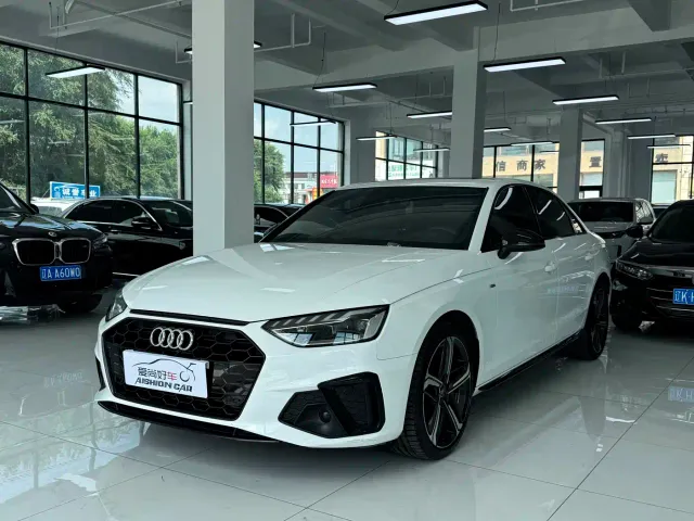 Фотография автомобиля — Audi A4L