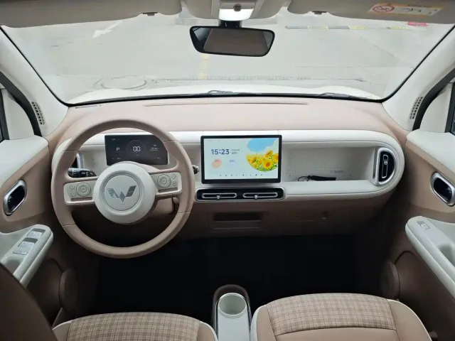 Wuling Motors Hongguang MINIEV 2026 Model Four-Door High-End Edition — Фото автомобиля 9