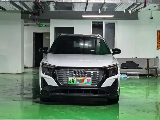 Audi Q5 e-tron — Фото автомобиля 2