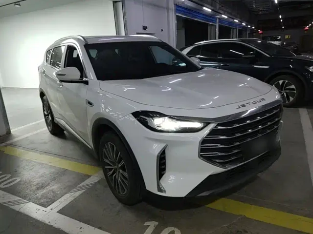 Jetour X70 Plus — Фото автомобиля 3
