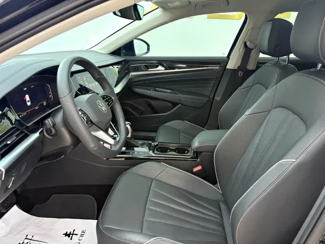 Volkswagen Passat — Фото автомобиля 16