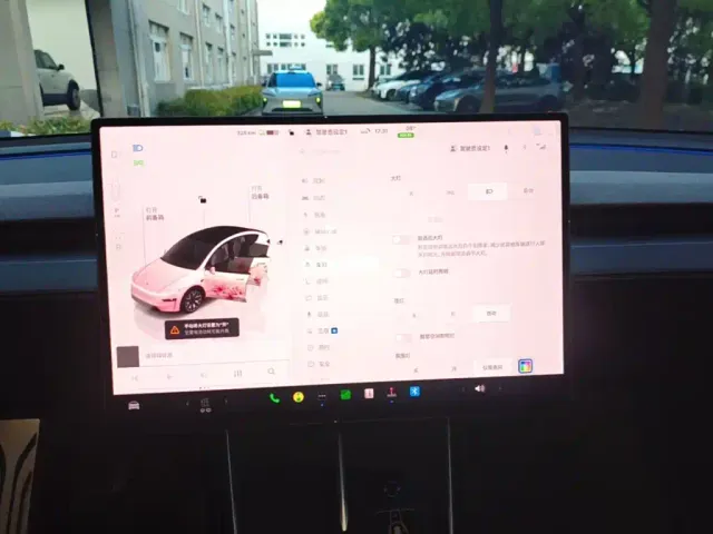 Tesla Model Y L — Фото автомобиля 12