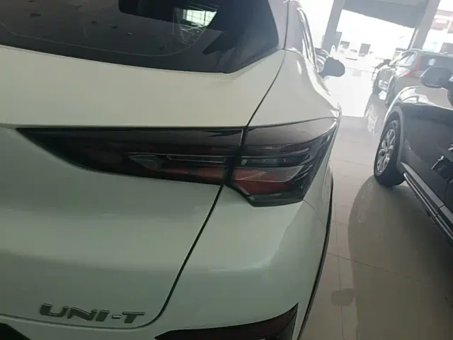 Changan UNI-T — Фото автомобиля 7