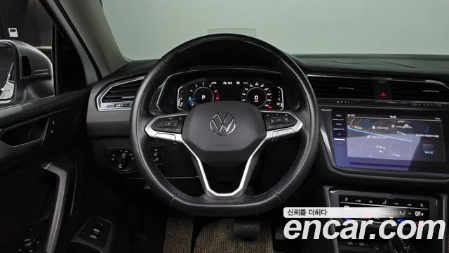 Volkswagen Tiguan — Фото автомобиля 12