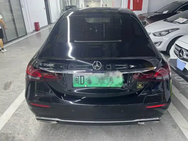 Mercedes-Benz E-Class — Фото автомобиля 5