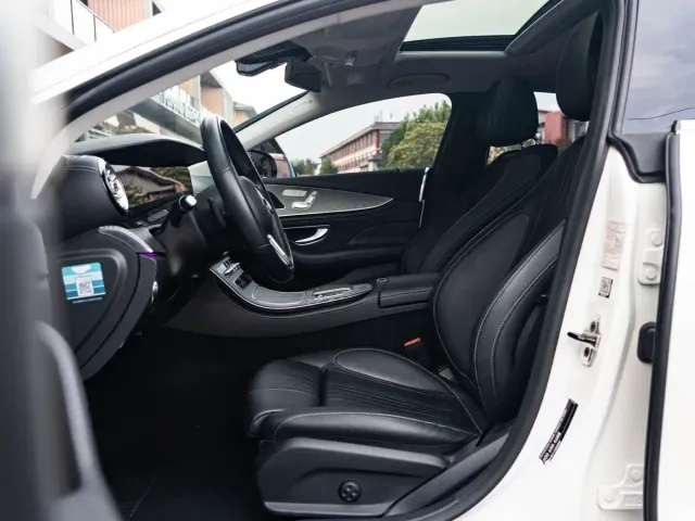 Mercedes-Benz CLS-Class — Фото автомобиля 23