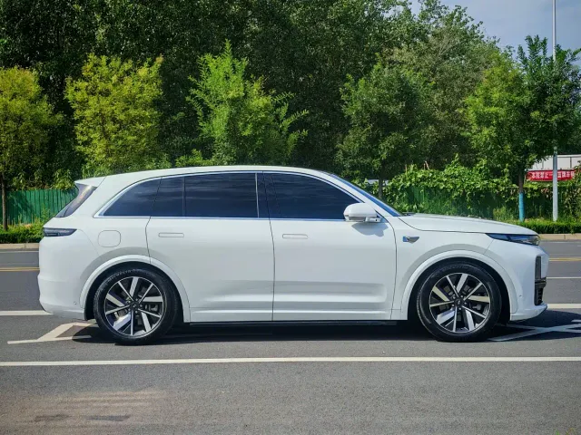 Li Auto L7 — Фото автомобиля 20