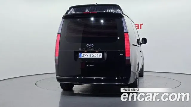 Hyundai Staria Staria 4WD Lounge 9 мест — Фото автомобиля 3