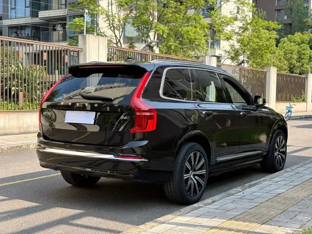 Volvo XC90 — Фото автомобиля 15