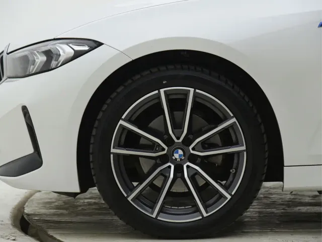 BMW 3 Series — Фото автомобиля 4
