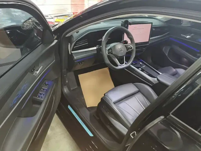 Volkswagen Passat — Фото автомобиля 15