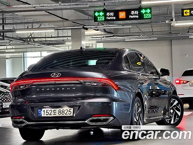 Hyundai Grandeur (New) Hybrid — Фото автомобиля 12