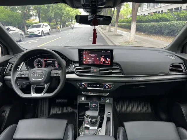 Audi Q5L — Фото автомобиля 9