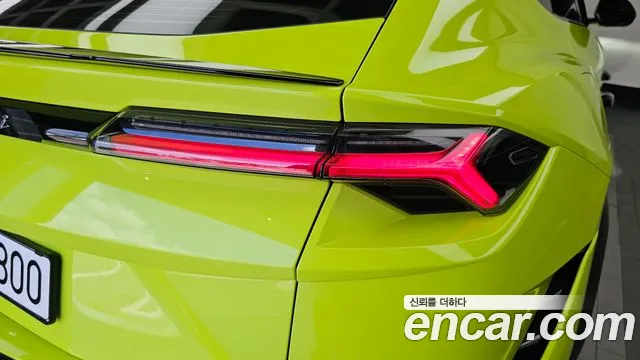 Lamborghini Urus — Фото автомобиля 21