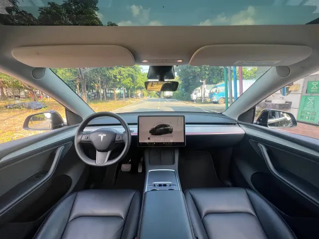 Tesla Model Y — Фото автомобиля 5