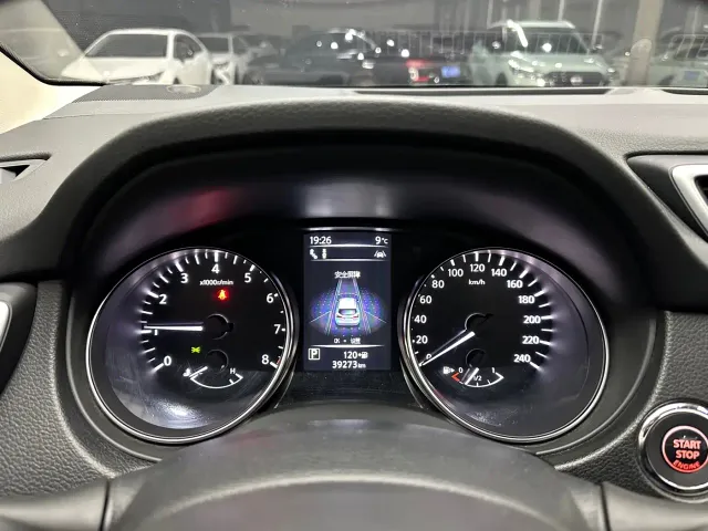 Nissan Qashqai — Фото автомобиля 18