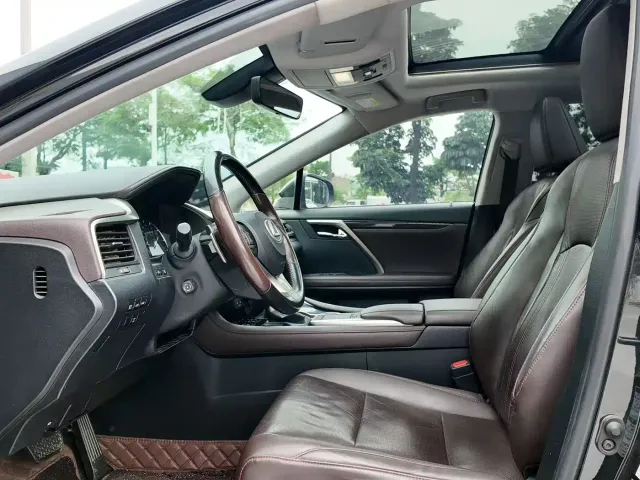 Lexus RX — Фото автомобиля 5