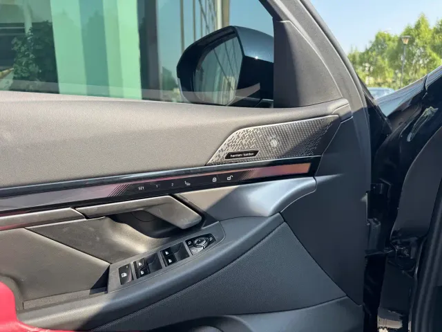 BMW 5 Series — Фото автомобиля 5