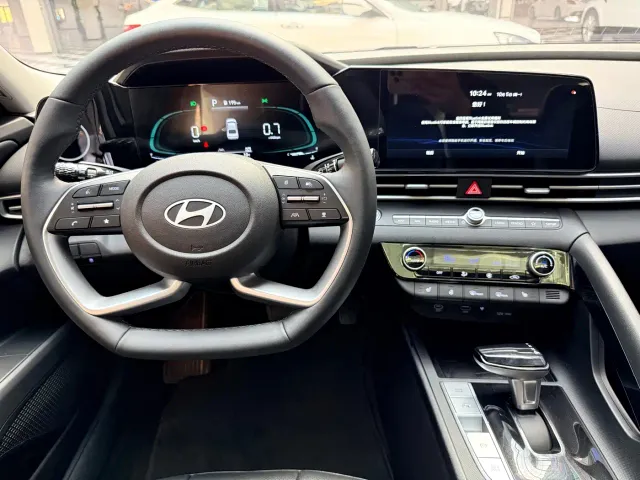 Hyundai Elantra — Фото автомобиля 9