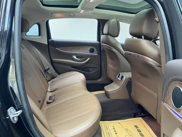 Mercedes-Benz E-Class — Фото автомобиля 13