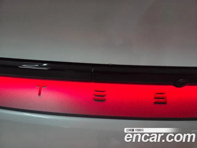 Tesla Model Y — Фото автомобиля 14