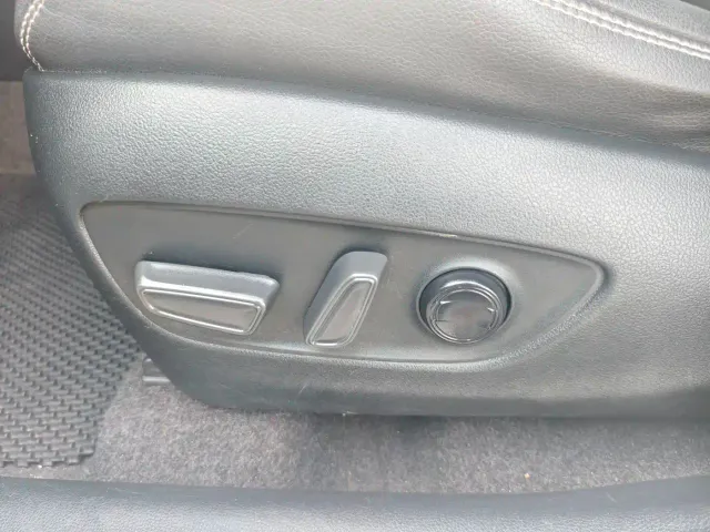Toyota RAV4 — Фото автомобиля 5