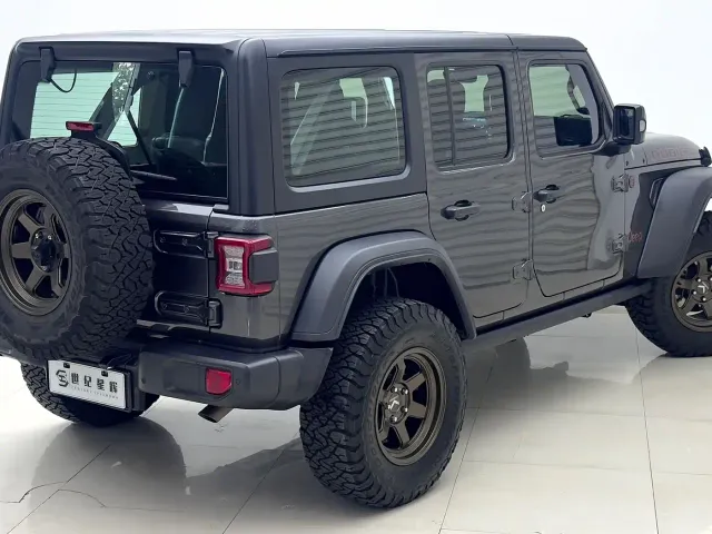 Jeep Wrangler — Фото автомобиля 9