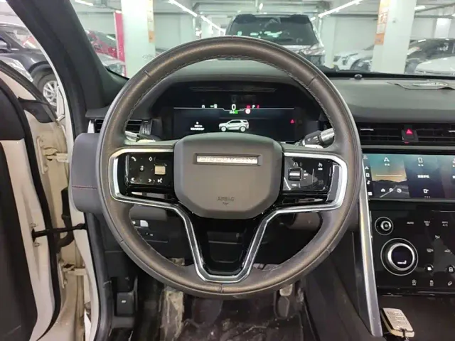 Land Rover Discovery Sport — Фото автомобиля 10