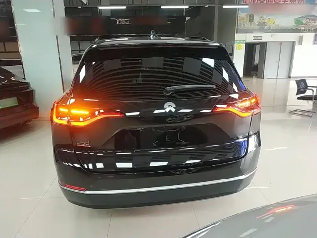 Nio ES8 — Фото автомобиля 5