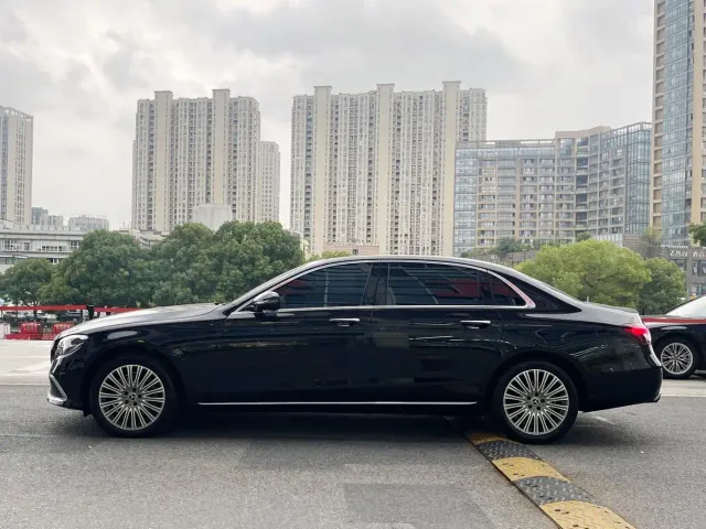 Mercedes-Benz E-Class — Фото автомобиля 7