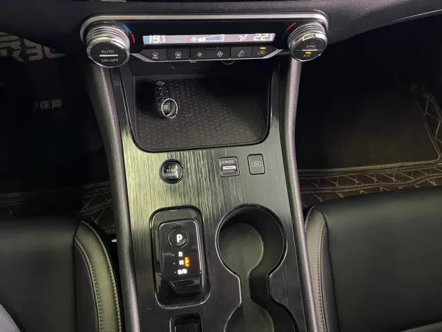 Nissan Sylphy — Фото автомобиля 14