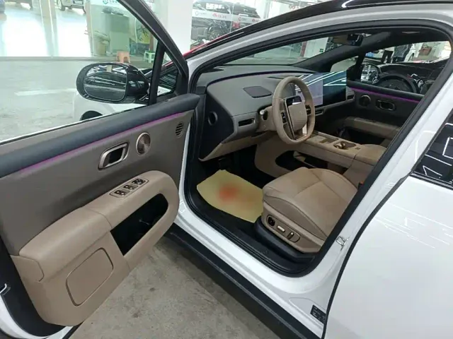 Li Auto i6 — Фото автомобиля 15