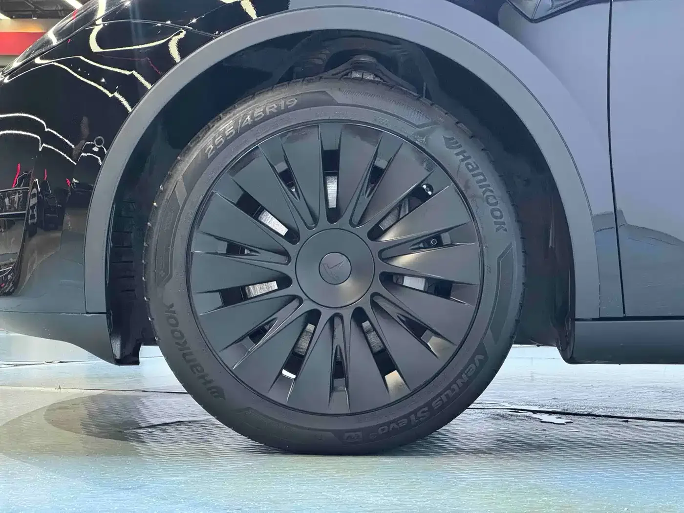 Tesla Model Y 2022 Facelift Rear-Wheel Drive Version — Фото автомобиля 13