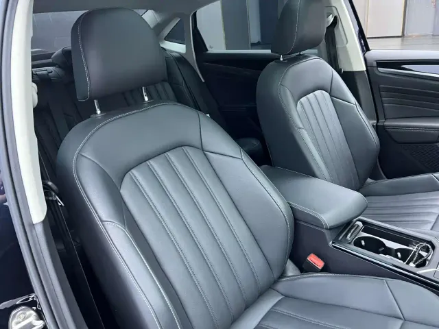 Volkswagen Passat — Фото автомобиля 19