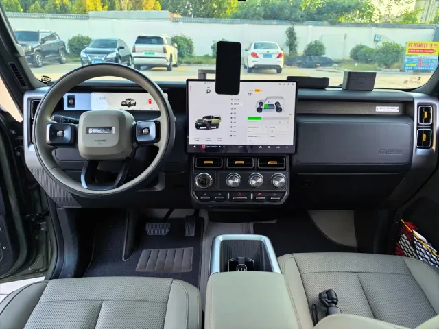 iCAR V23 — Фото автомобиля 8