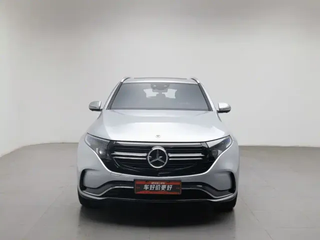 Mercedes-Benz EQC — Фото автомобиля 3