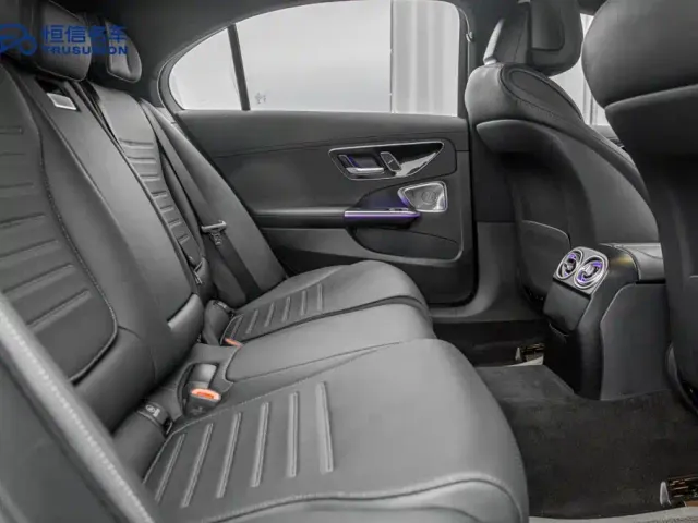 Mercedes-Benz C-Class — Фото автомобиля 16