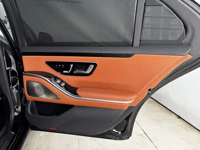 Mercedes-Benz S-Class — Фото автомобиля 20